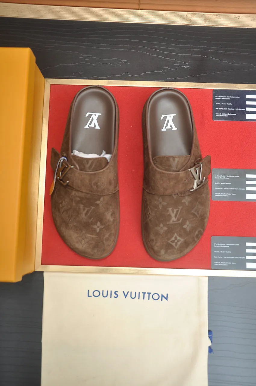 Men's men's shoes 💰520💶[LOUIS VUITTON] (cowhide lining) new style 🍀LV Louis Vuitton * - top version of LV classic semi-slip trendy shoes! Made of imported original cow suede cowhide, with a first layer of comfortable cowhide lining inside! Original wear-resistant rubber outsole! High quality products! Code number 38-45 (45 customized)